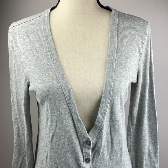 GAP Gray Cardigan Sweater Women SZ M Button Down Long Sleeve - Picture 2 of 14